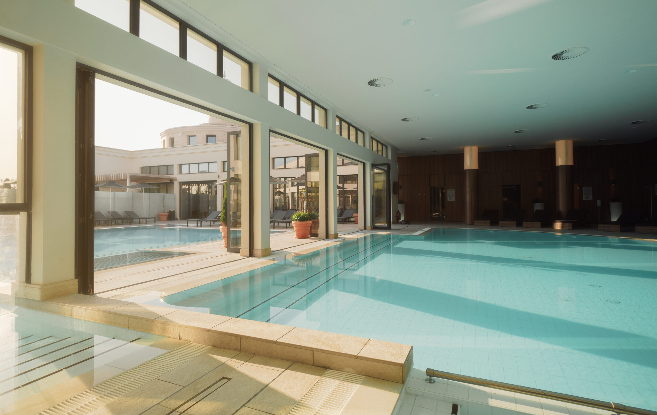 6 eme page piscine interieure aquahouse